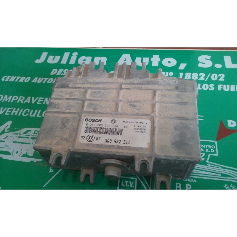 Recambio de centralita motor uce para volkswagen passat berlina (3b2) 1.6 referencia OEM IAM 3A0907311 0261203593 / 594 BOSCH