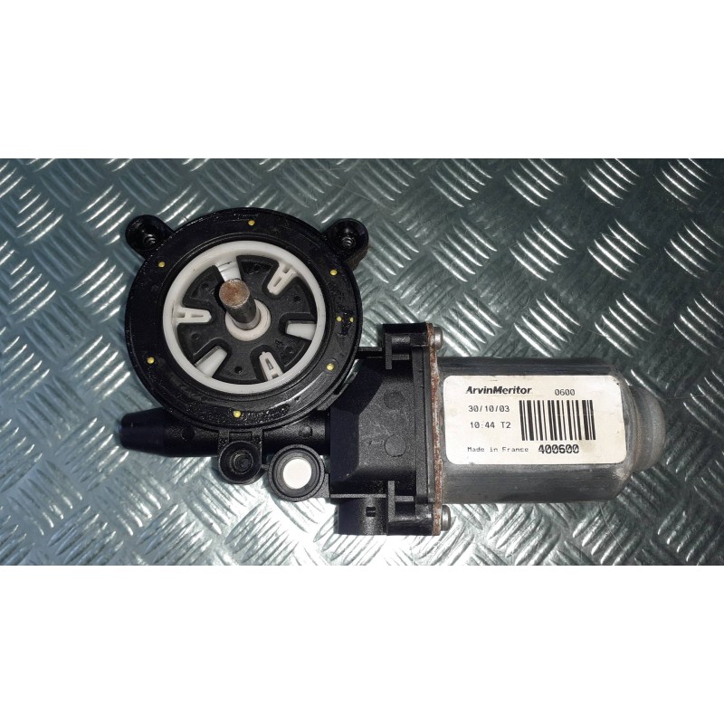 Recambio de motor elevalunas delantero derecho para nissan almera (n16/e) acenta referencia OEM IAM 400600  