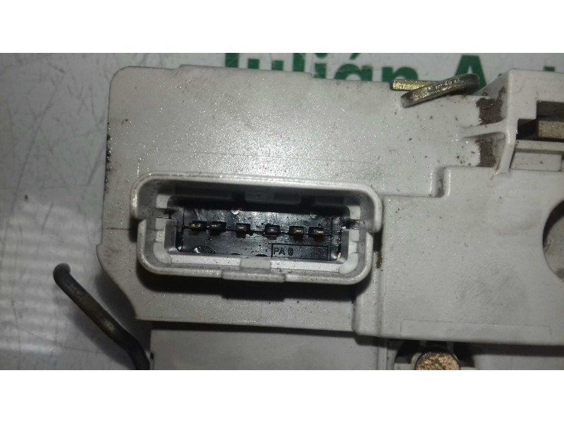 Recambio de cerradura puerta delantera derecha para peugeot 307 (s1) xt referencia OEM IAM  GRIS 6 PINES