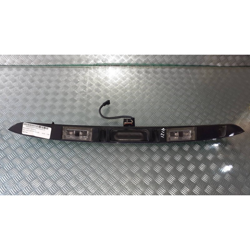 Recambio de molduras traseras para bmw serie 3 berlina (e46) 320i referencia OEM IAM  0461700 PILOTO MATRICULA