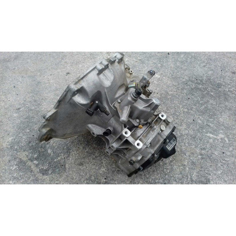 Recambio de caja cambios para opel corsa e expression referencia OEM IAM BFJ 24580479 5 VELOCIDADES