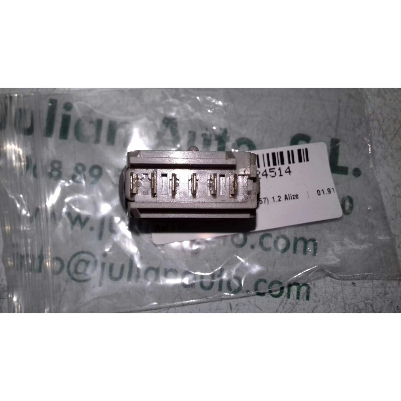 Recambio de interruptor para renault clio i fase i+ii (b/c57) 1.2 alize referencia OEM IAM  6 PINES GRIS CIERRE PUERTAS
