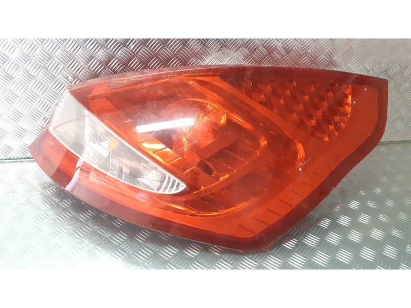 Recambio de piloto trasero derecho para ford fiesta (cb1) ambiente referencia OEM IAM 8A6113404A  