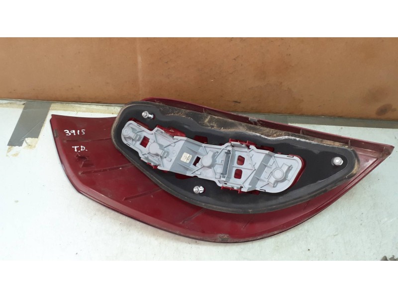 Recambio de piloto trasero derecho para mercedes-benz clase a (w169) a 180 cdi a-edition referencia OEM IAM A1698200464R ULO3330