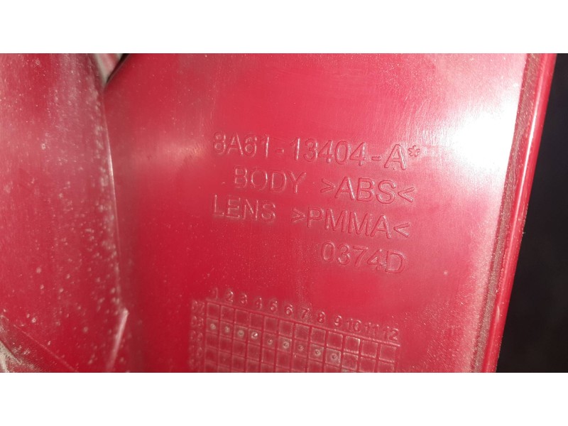 Recambio de piloto trasero derecho para ford fiesta (cb1) ambiente referencia OEM IAM 8A6113404A  