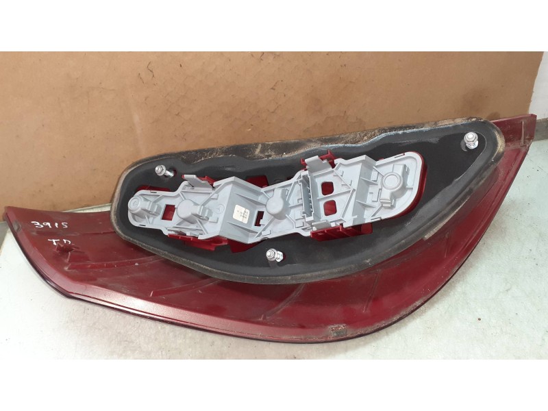 Recambio de piloto trasero derecho para mercedes-benz clase a (w169) a 180 cdi a-edition referencia OEM IAM A1698200464R ULO3330