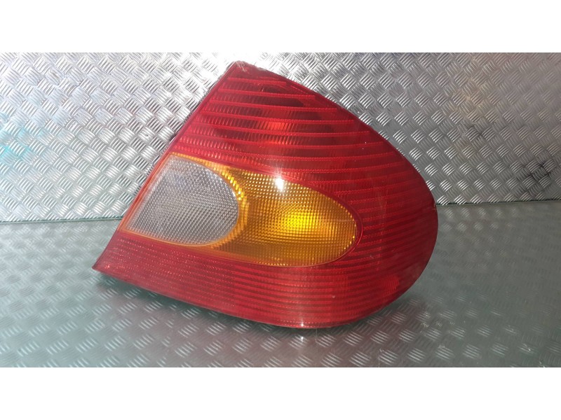 Recambio de piloto trasero derecho para ford mondeo berlina (gd) ambiente referencia OEM IAM 96BG13A602  