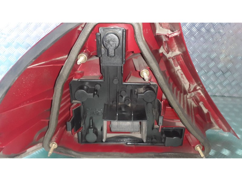 Recambio de piloto trasero derecho para ford mondeo berlina (gd) ambiente referencia OEM IAM 96BG13A602  