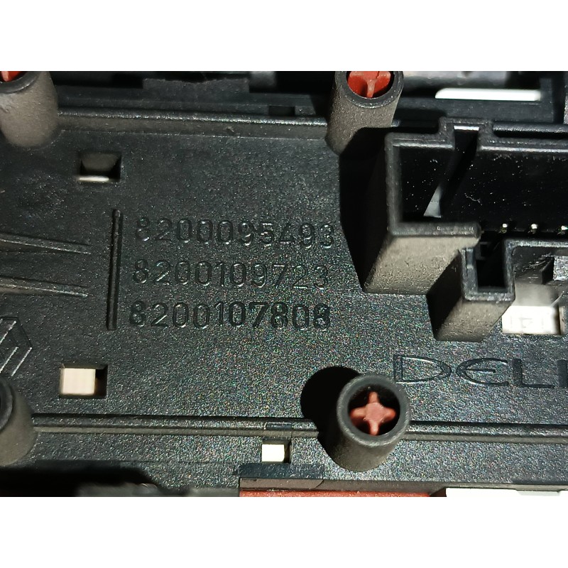 Recambio de warning para renault megane ii berlina 3p confort authentique referencia OEM IAM 8200095493 8200109723 8200107808