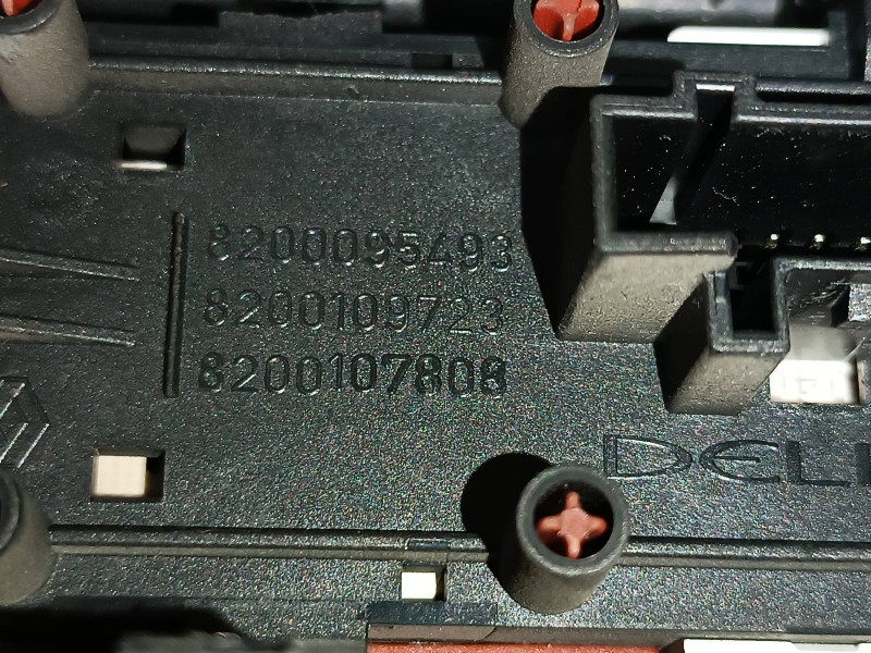 Recambio de warning para renault megane ii berlina 3p confort authentique referencia OEM IAM 8200095493 8200109723 8200107808