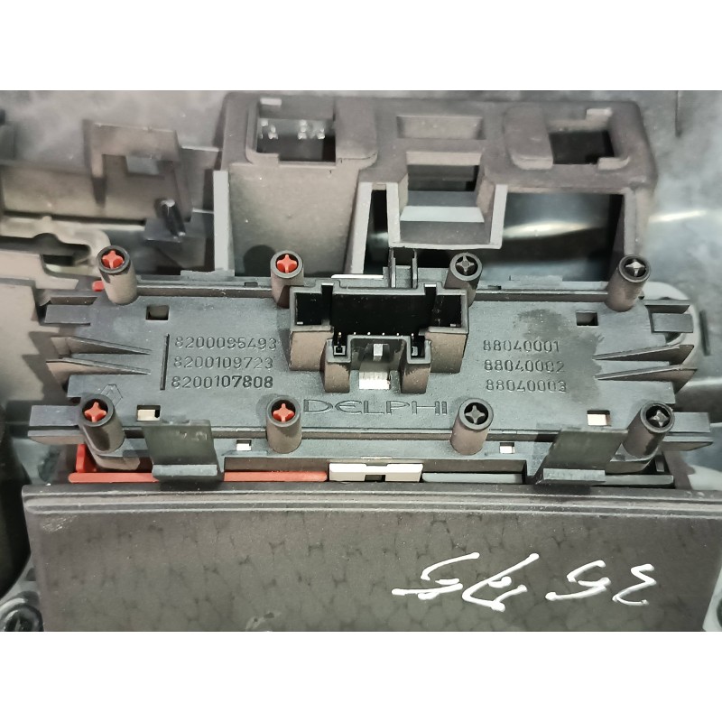 Recambio de warning para renault megane ii berlina 3p confort authentique referencia OEM IAM 8200095493 8200109723 8200107808