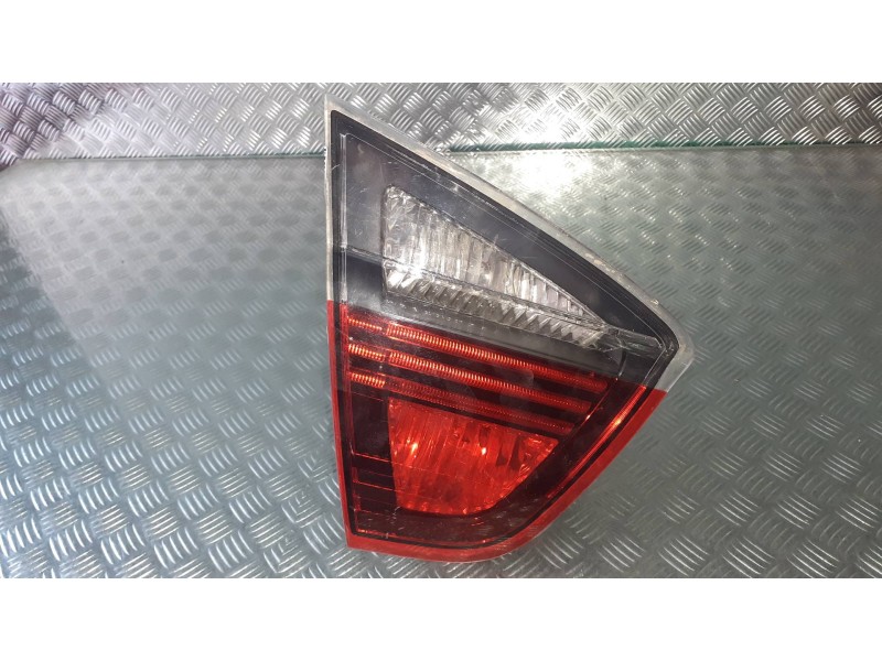 Recambio de piloto trasero derecho interior para bmw serie 3 berlina (e90) 330i referencia OEM IAM 63210406883  63210406