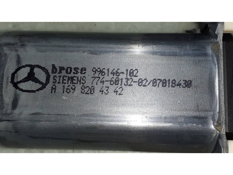 Recambio de motor elevalunas delantero izquierdo para mercedes-benz clase a (w169) a 180 cdi a-edition referencia OEM IAM A16982