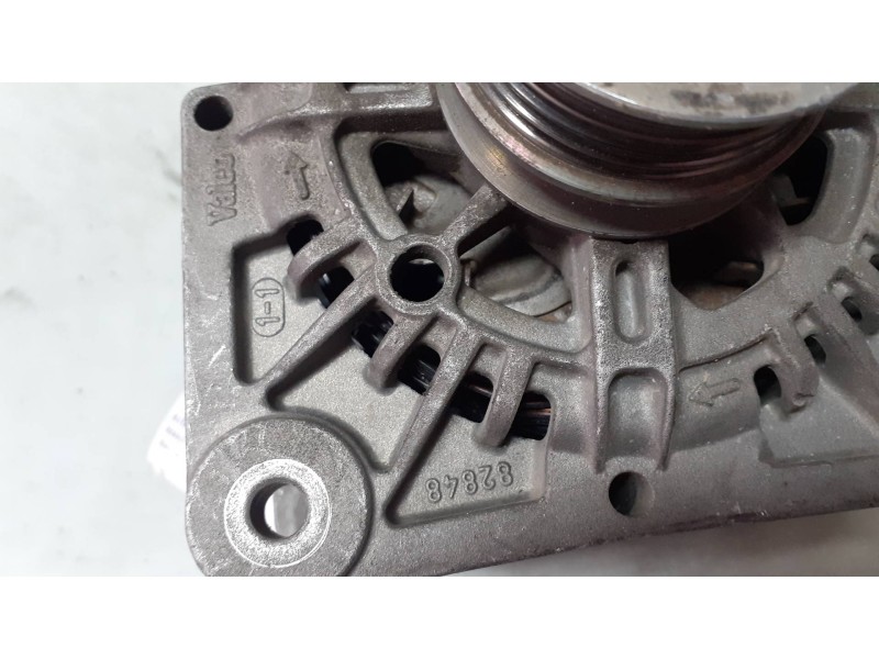 Recambio de alternador para renault clio ii fase ii (b/cb0) campus referencia OEM IAM 0986080140 BOSCH 110A