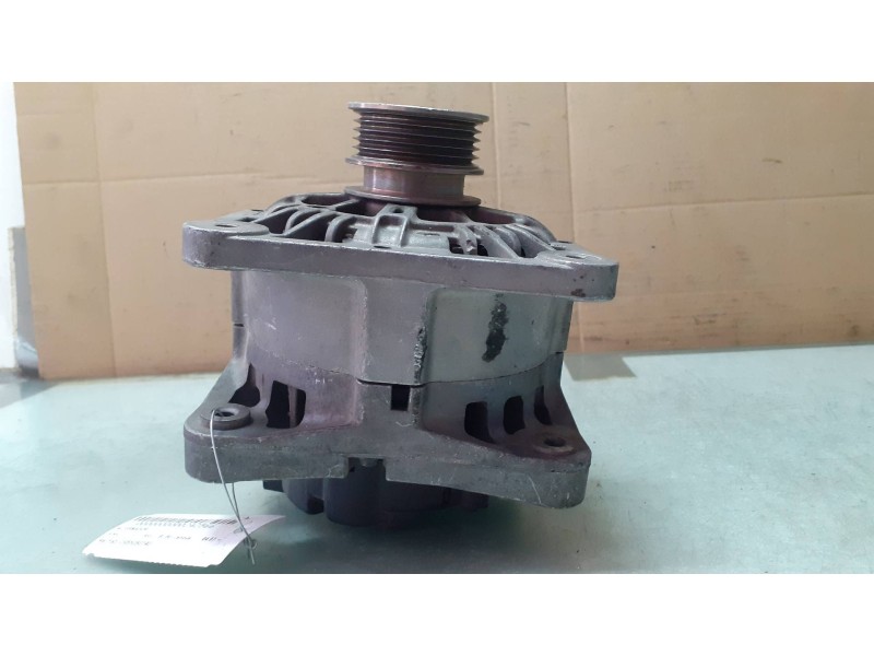 Recambio de alternador para renault clio ii fase ii (b/cb0) campus referencia OEM IAM 0986080140 BOSCH 110A