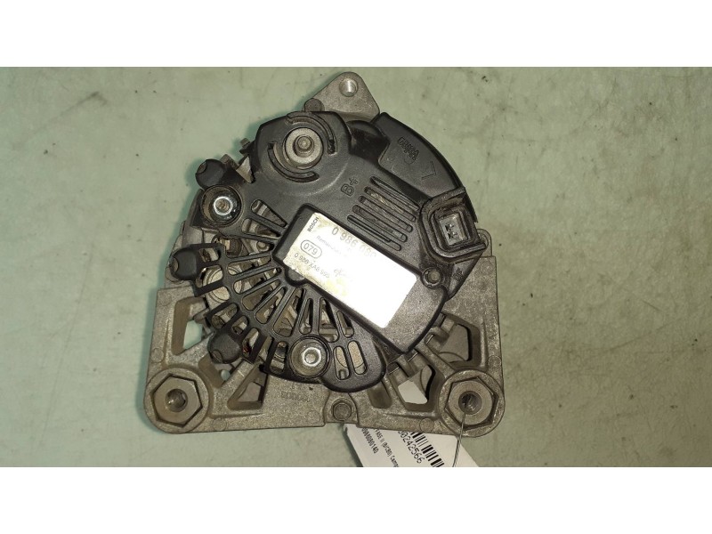 Recambio de alternador para renault clio ii fase ii (b/cb0) campus referencia OEM IAM 0986080140 BOSCH 110A