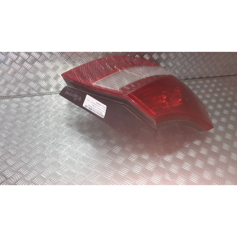 Recambio de piloto trasero izquierdo para bmw serie 1 berlina (e81/e87) 118d referencia OEM IAM 692450109 146044 3015390000