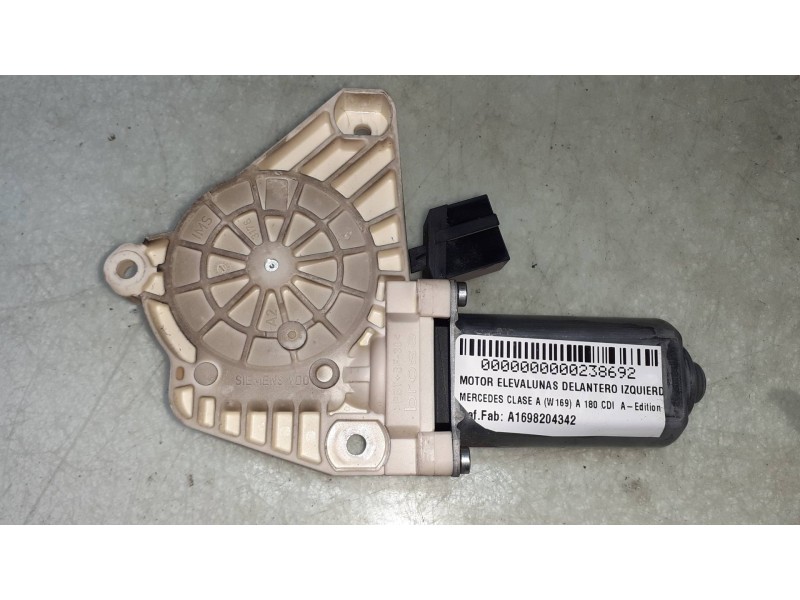 Recambio de motor elevalunas delantero izquierdo para mercedes-benz clase a (w169) a 180 cdi a-edition referencia OEM IAM A16982