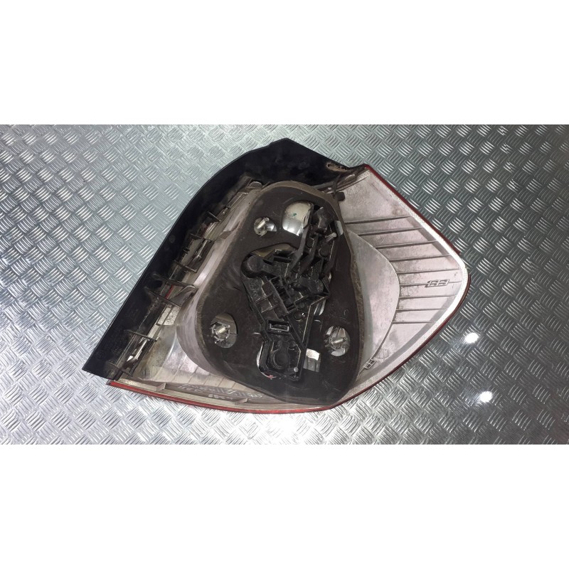 Recambio de piloto trasero izquierdo para bmw serie 1 berlina (e81/e87) 118d referencia OEM IAM 692450109 146044 3015390000