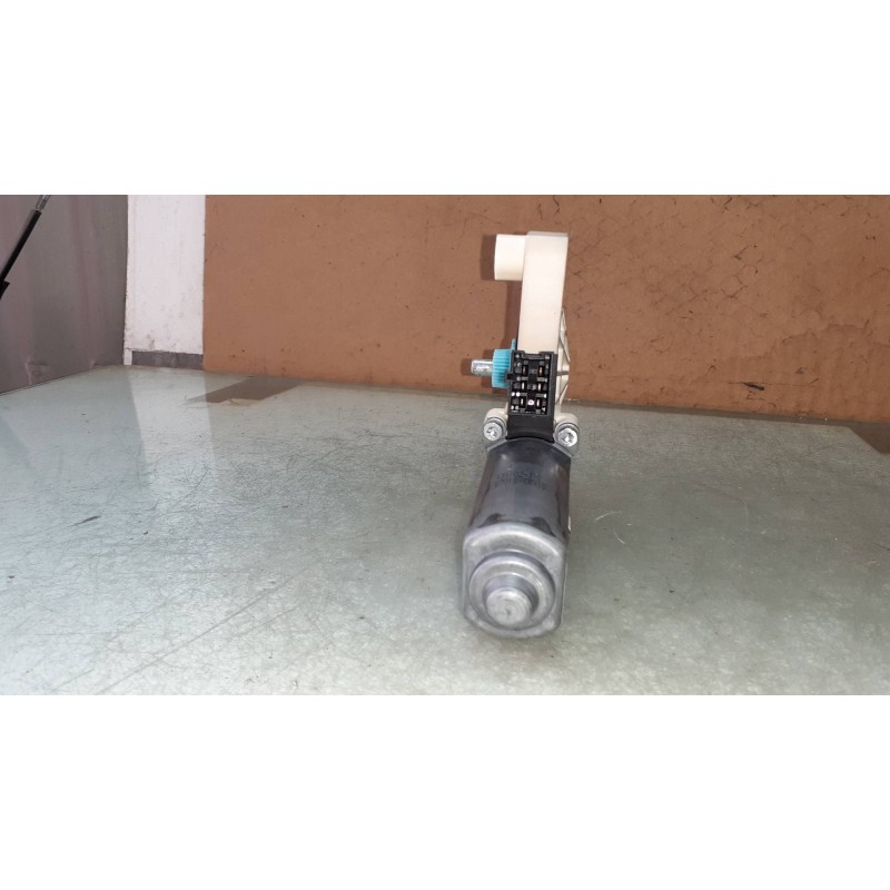 Recambio de motor elevalunas delantero derecho para mercedes-benz clase a (w169) a 180 cdi a-edition referencia OEM IAM A1698204