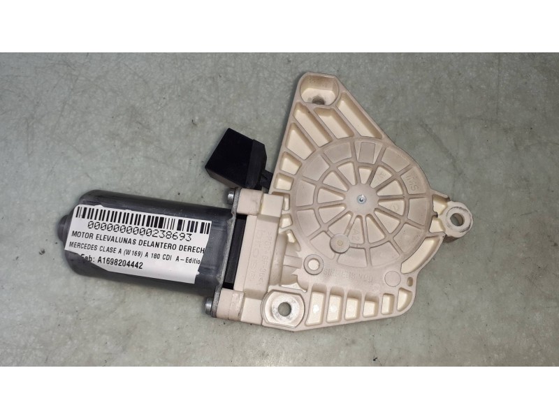 Recambio de motor elevalunas delantero derecho para mercedes-benz clase a (w169) a 180 cdi a-edition referencia OEM IAM A1698204