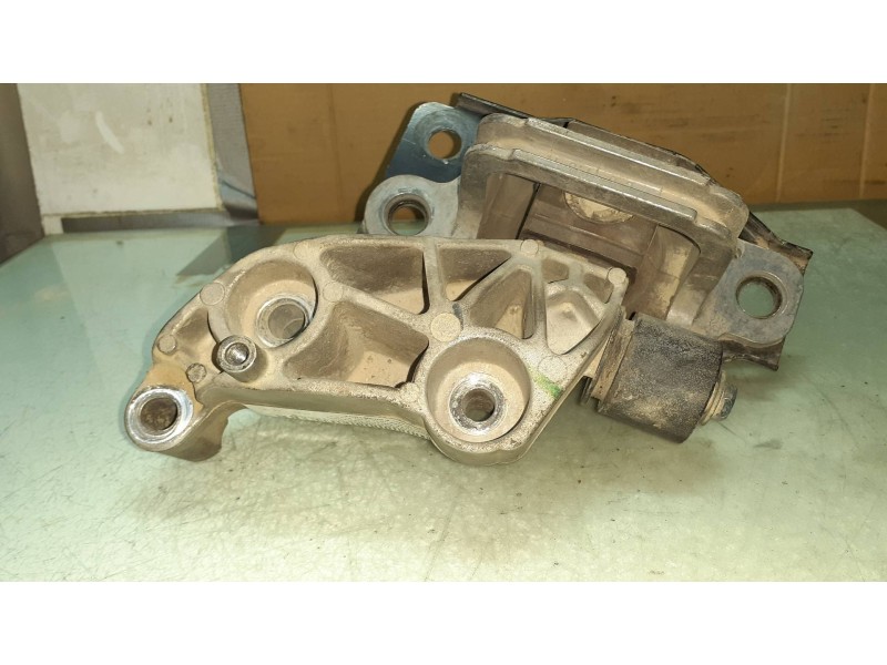 Recambio de soporte motor derecho para nissan qashqai (j10) acenta referencia OEM IAM F6036100F F6036130 F6036130F