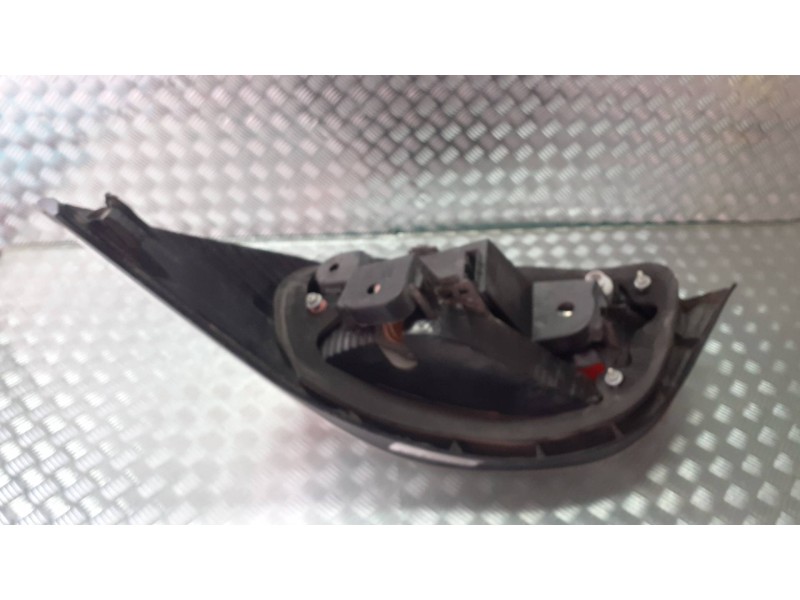 Recambio de piloto trasero izquierdo para bmw serie 5 berlina (e60) 520i referencia OEM IAM 7165737 2VP00867905 15823703