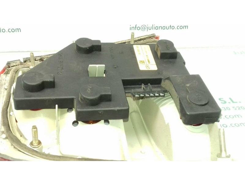 Recambio de piloto trasero derecho para opel vectra b berlina cd referencia OEM IAM 37360748  