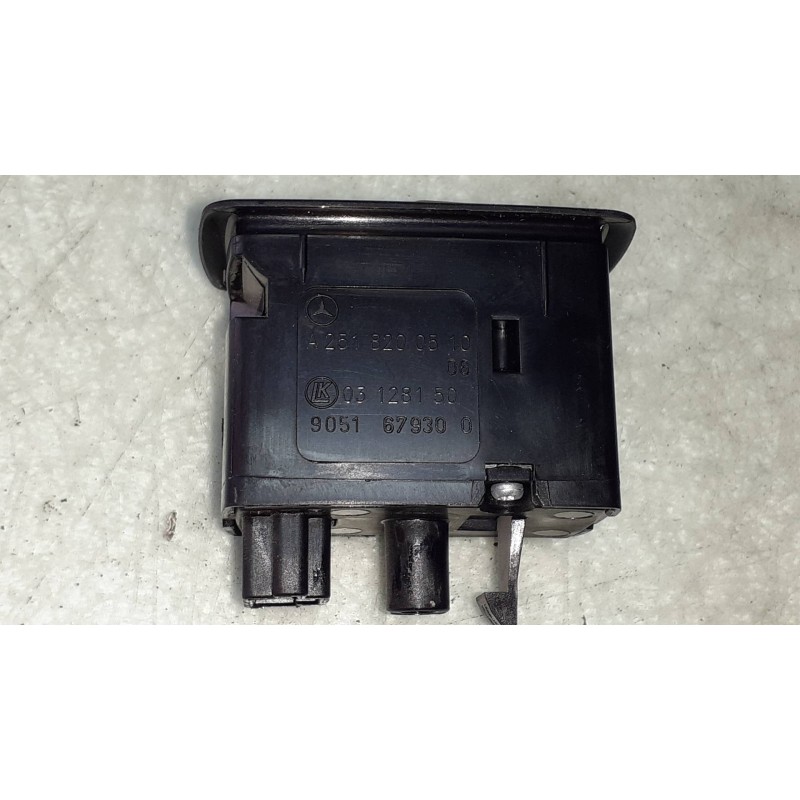 Recambio de mando elevalunas trasero izquierdo para mercedes-benz clase a (w169) a 180 cdi a-edition referencia OEM IAM A2518200