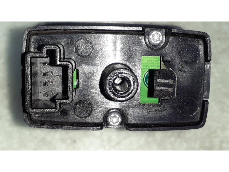 Recambio de mando elevalunas trasero izquierdo para mercedes-benz clase a (w169) a 180 cdi a-edition referencia OEM IAM A2518200