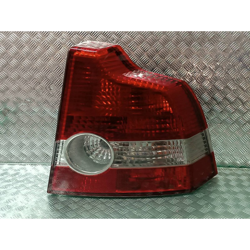 Recambio de piloto trasero derecho para volvo s40 berlina 2.4 kinetic referencia OEM IAM 30698913 291105 281322