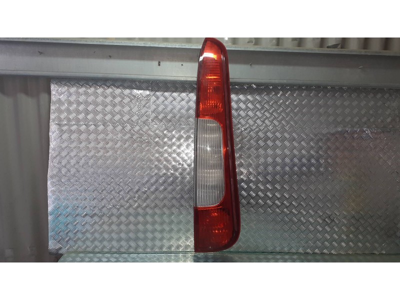 Recambio de piloto trasero derecho para ford focus c-max (cap) thunderbirds referencia OEM IAM 3M5113A602AA  2SK008723