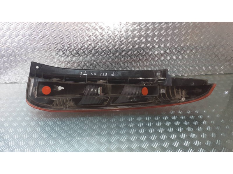 Recambio de piloto trasero izquierdo para ford fiesta (cbk) ambiente referencia OEM IAM 2S6113A603B  