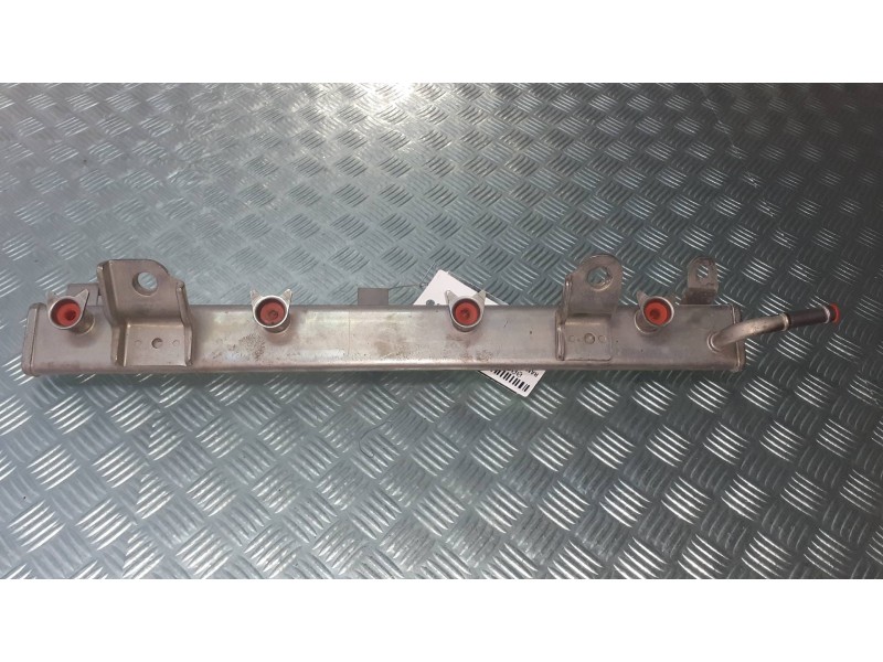 Recambio de rampa inyectora para suzuki swift berlina (mz) gl (5-ptas.) referencia OEM IAM 8306U  
