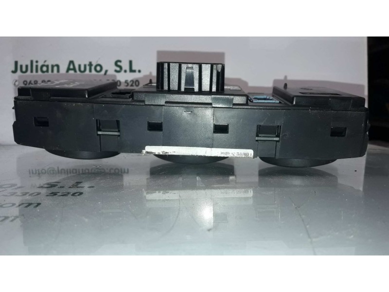 Recambio de mando climatizador para renault megane ii classic berlina expression referencia OEM IAM 8200070752  VALEO