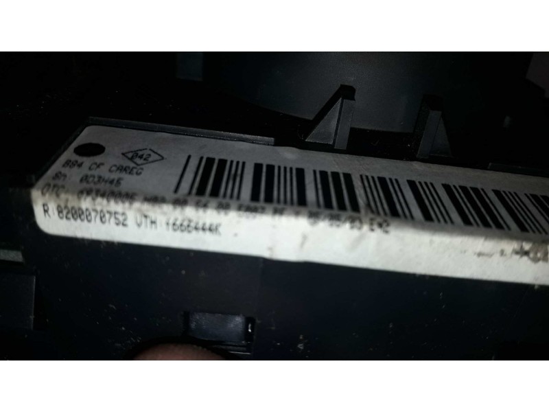 Recambio de mando climatizador para renault megane ii classic berlina expression referencia OEM IAM 8200070752  VALEO