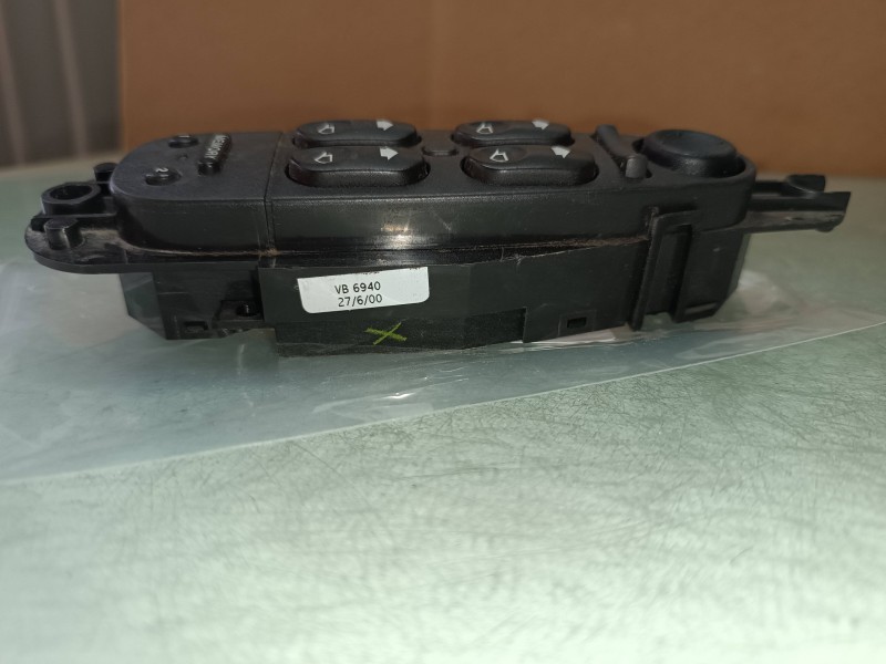 Recambio de mando elevalunas delantero izquierdo para jaguar s-type 3.0 v6 referencia OEM IAM VB6940 AMARILLO CONECTOR 13 + 13 P