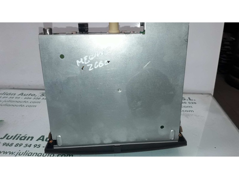 Recambio de sistema audio / radio cd para renault megane ii classic berlina expression referencia OEM IAM 8200256141C 22DC27762 