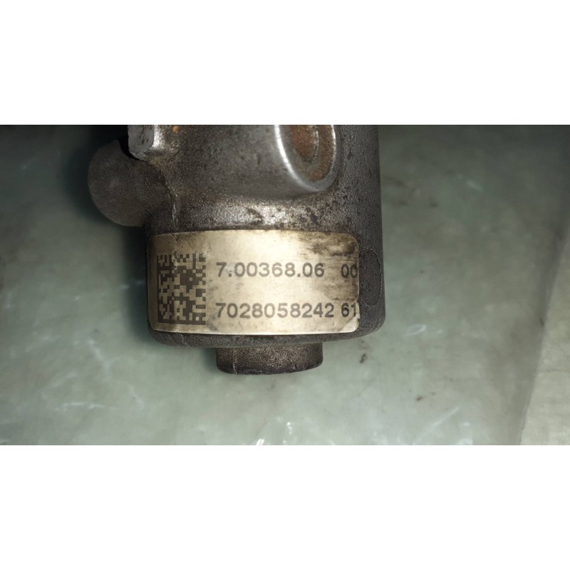 Recambio de valvula egr para renault clio ii fase ii (b/cb0) campus referencia OEM IAM 7003680600 8200282949 PIERBURG