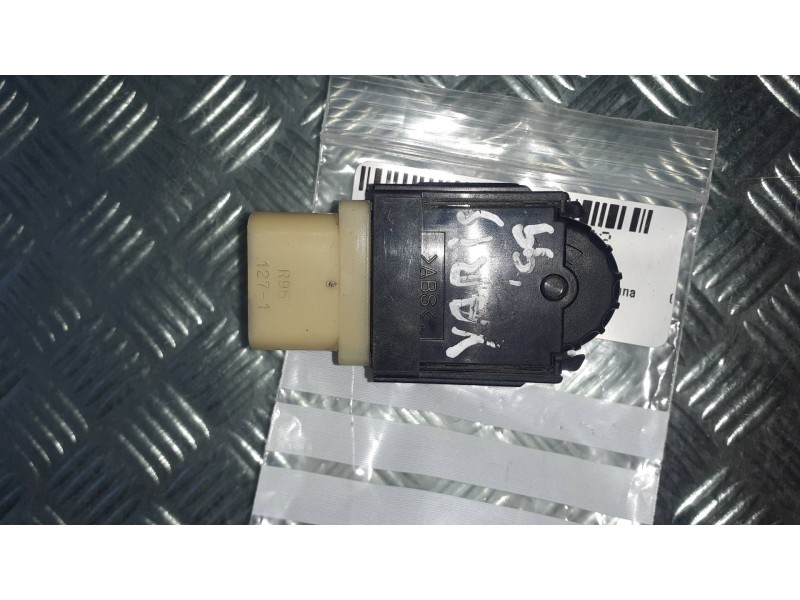 Recambio de interruptor para toyota yaris (ncp1/nlp1/scp1) 1.3 linea luna referencia OEM IAM R951271 CONECTOR 5 PINES ALTURA FAR