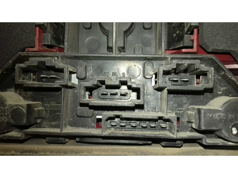 Recambio de piloto trasero derecho para volkswagen golf iv berlina (1j1) conceptline referencia OEM IAM   