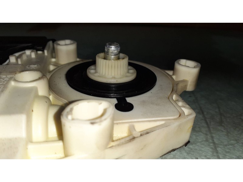 Recambio de motor elevalunas delantero derecho para seat ibiza (6l1) cool referencia OEM IAM 6Q2959802A 104379101 05074100