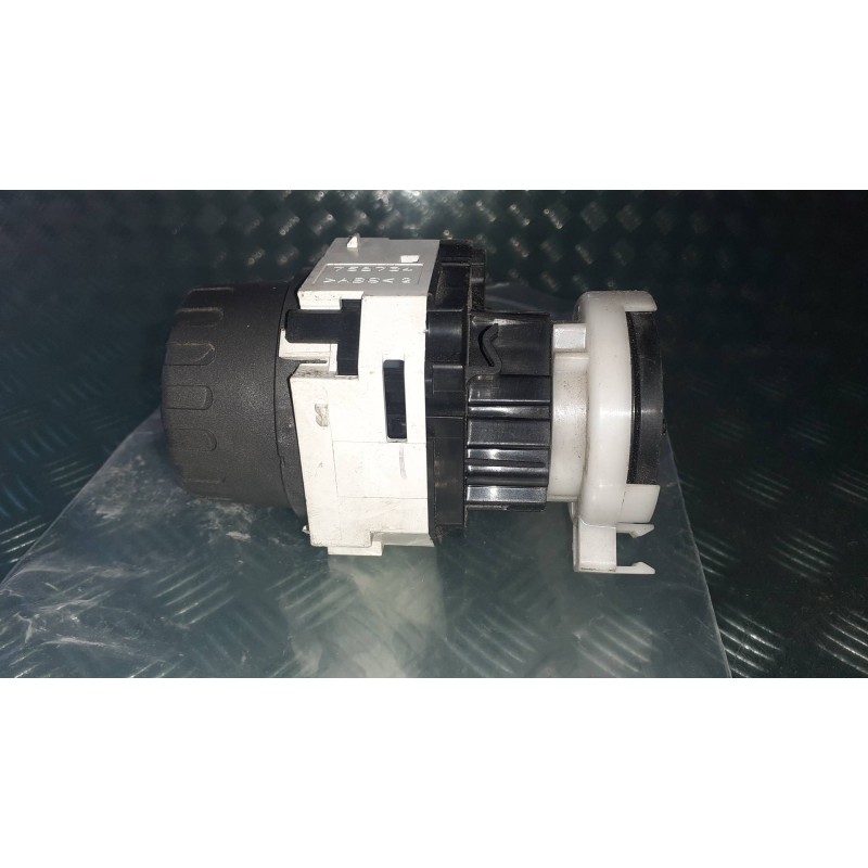 Recambio de mando climatizador para toyota yaris (ksp9/scp9/nlp9) básico referencia OEM IAM 758734 55903 CONECTOR 9 PINES