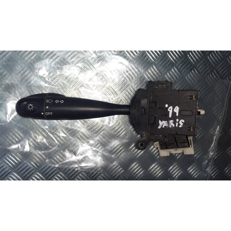 Recambio de mando luces para toyota yaris (ncp1/nlp1/scp1) 1.4 d-4d expo referencia OEM IAM 173648  