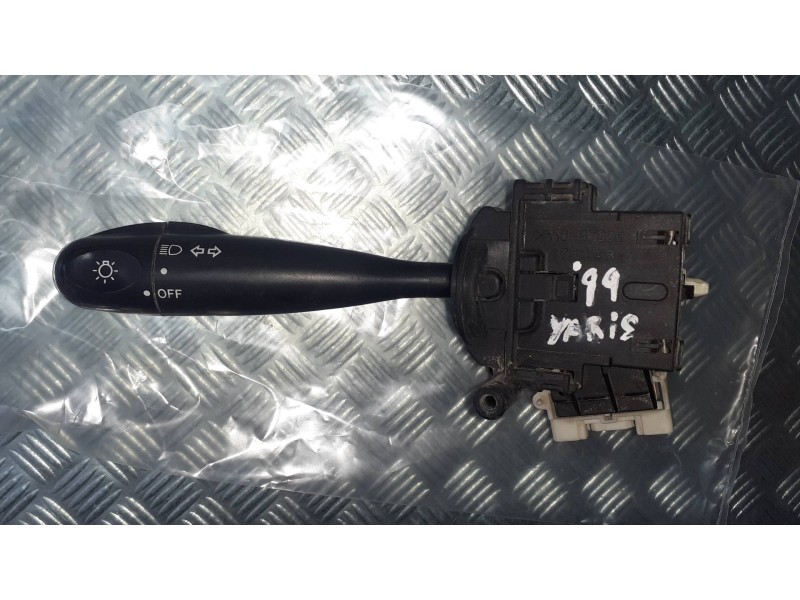 Recambio de mando luces para toyota yaris (ncp1/nlp1/scp1) 1.4 d-4d expo referencia OEM IAM 173648  