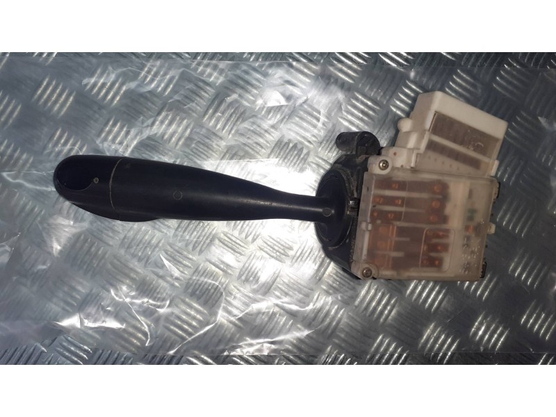 Recambio de mando luces para toyota yaris (ncp1/nlp1/scp1) 1.4 d-4d expo referencia OEM IAM 173648  