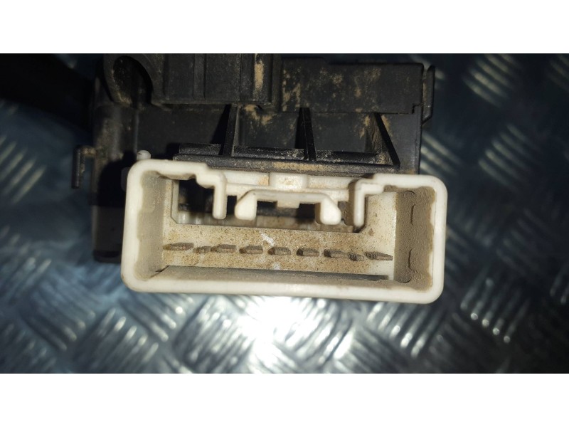 Recambio de mando luces para toyota yaris (ncp1/nlp1/scp1) 1.4 d-4d expo referencia OEM IAM 173648  