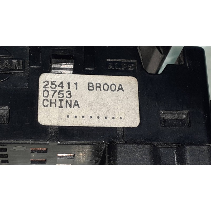 Recambio de mando elevalunas delantero derecho para nissan qashqai (j10) acenta referencia OEM IAM 25411BR00A CONECTOR 5 PINES 