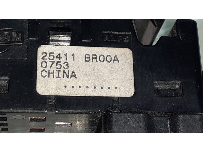 Recambio de mando elevalunas delantero derecho para nissan qashqai (j10) acenta referencia OEM IAM 25411BR00A CONECTOR 5 PINES 