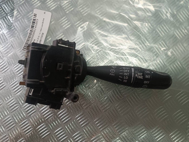 Recambio de mando limpia para toyota corolla (e12) 1.6 linea luna berlina referencia OEM IAM 02290173738 173738 173647